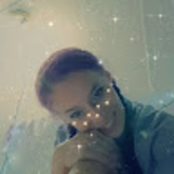 Meet your Posher, Jennifer - Picture 1 of 1